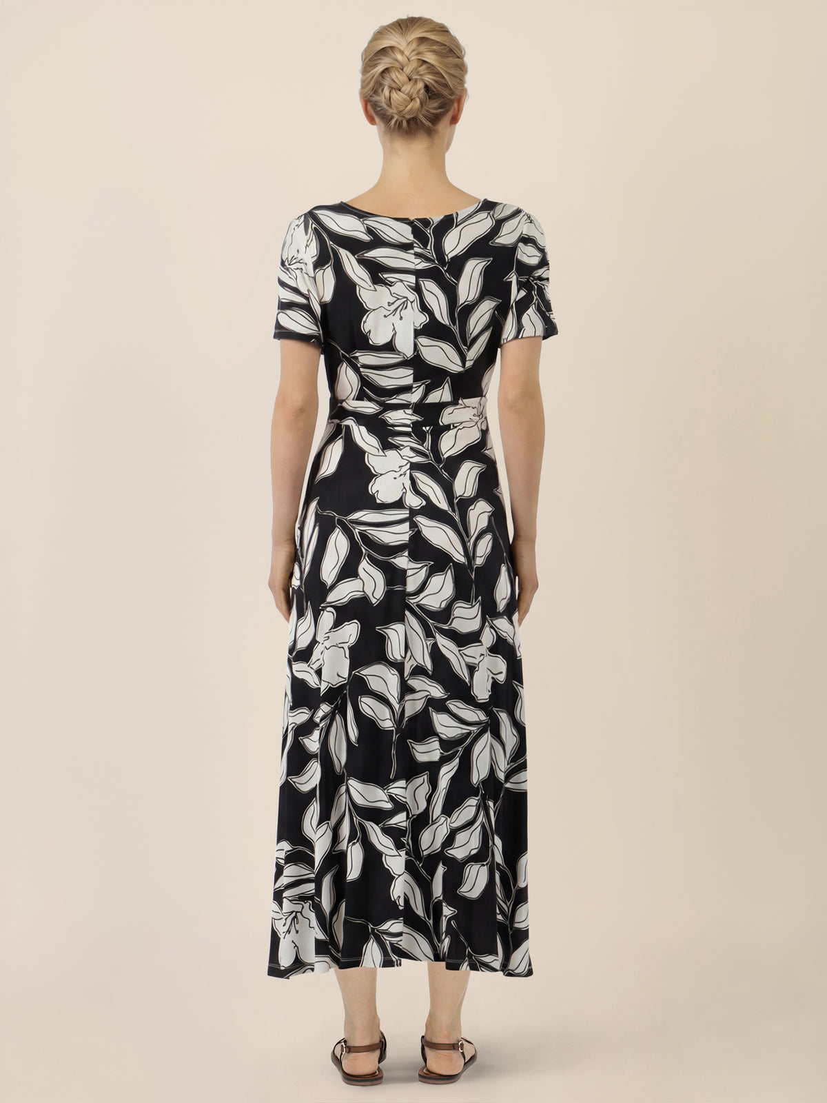 APART Feminin bedrucktes Jerseykleid mit Wickeloptik | schwarz-creme