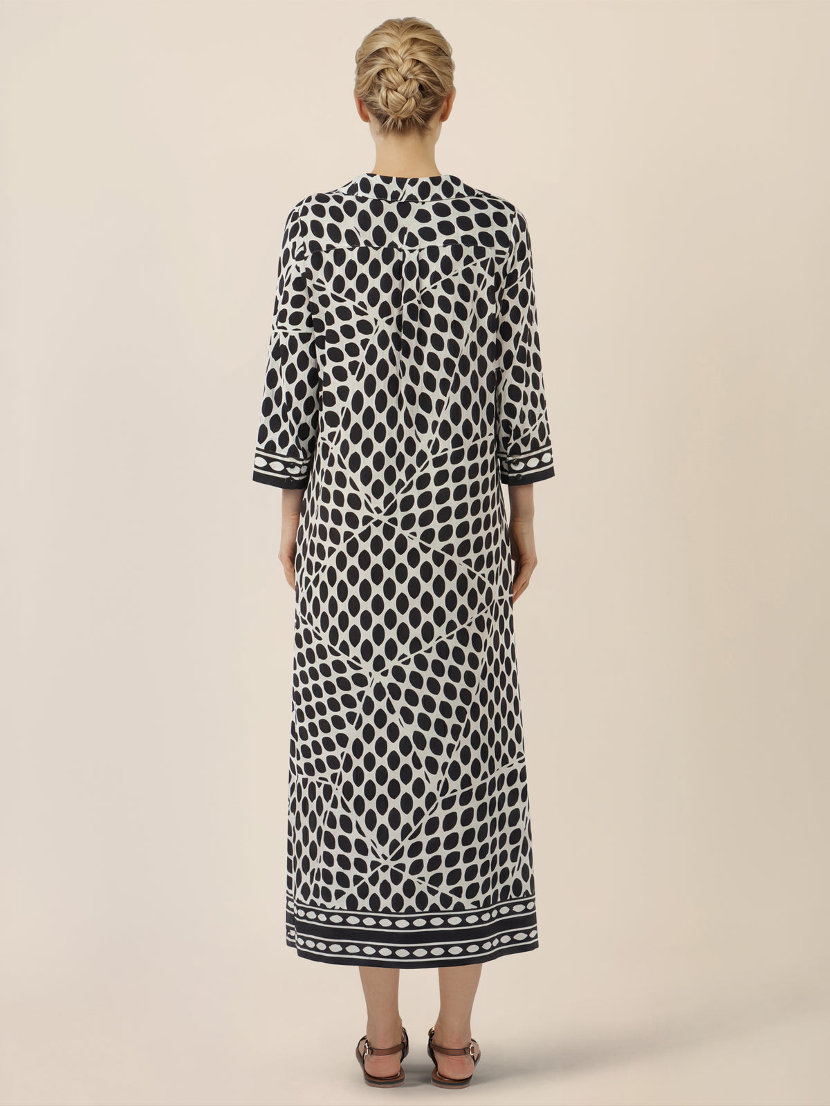 APART Shirtkleid mit V-Ausschnitt und Grafikmuster | schwarz-creme