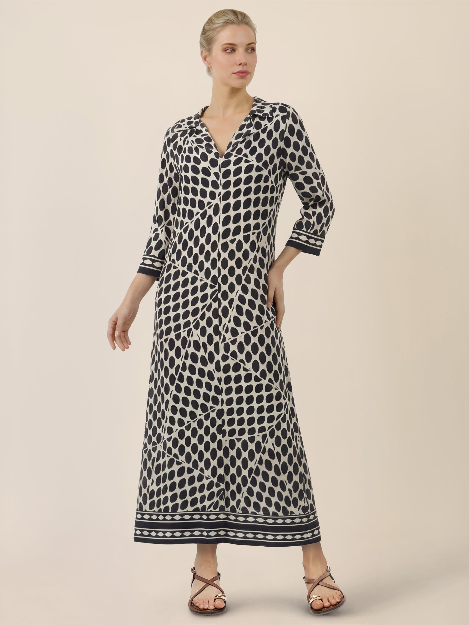 APART Shirtkleid mit V-Ausschnitt und Grafikmuster | schwarz-creme