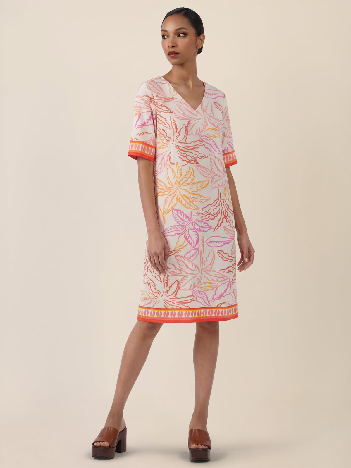 APART Tunikakleid mit tropischem Alloverprint | creme-multicolor