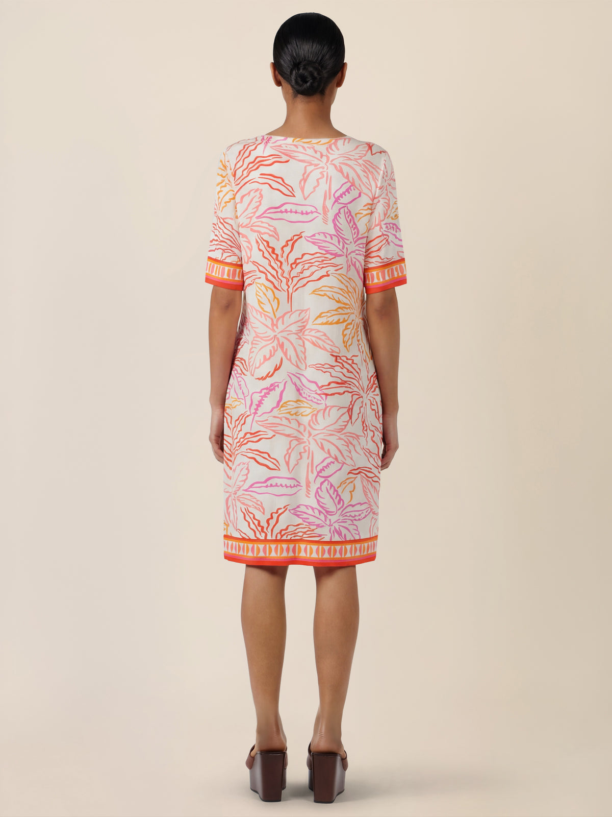 APART Tunikakleid mit tropischem Alloverprint | creme-multicolor