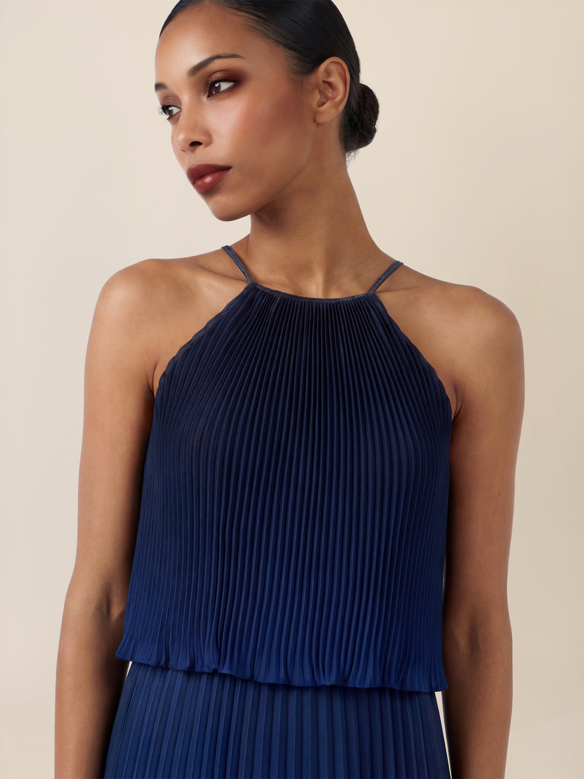 APART Plissiertes Langes Chiffonkleid mit Farbverlauf | nachtblau-multicolor