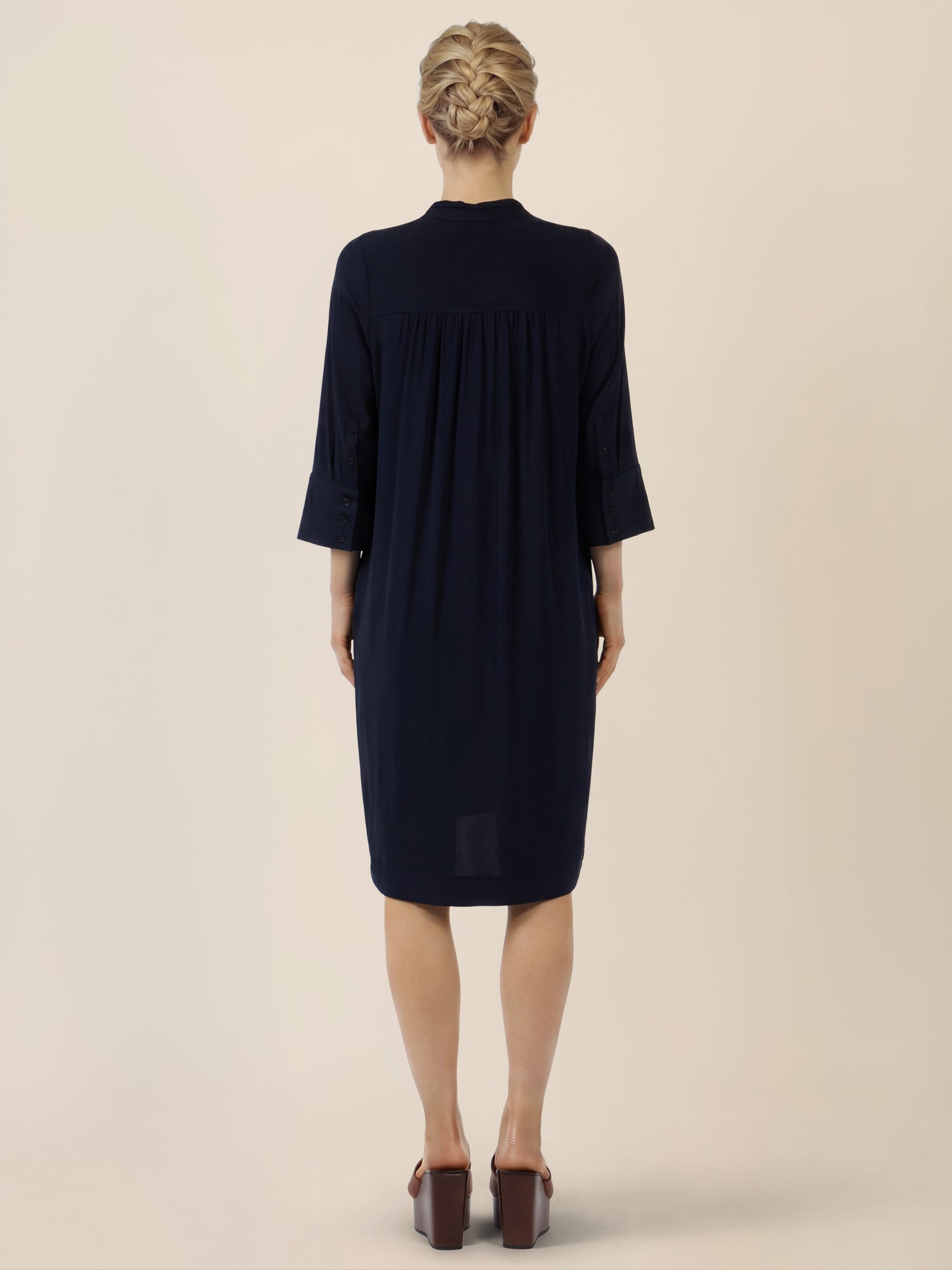 APART Kleid mit V-Ausschnitt und 3/4-Ärmeln | nachtblau