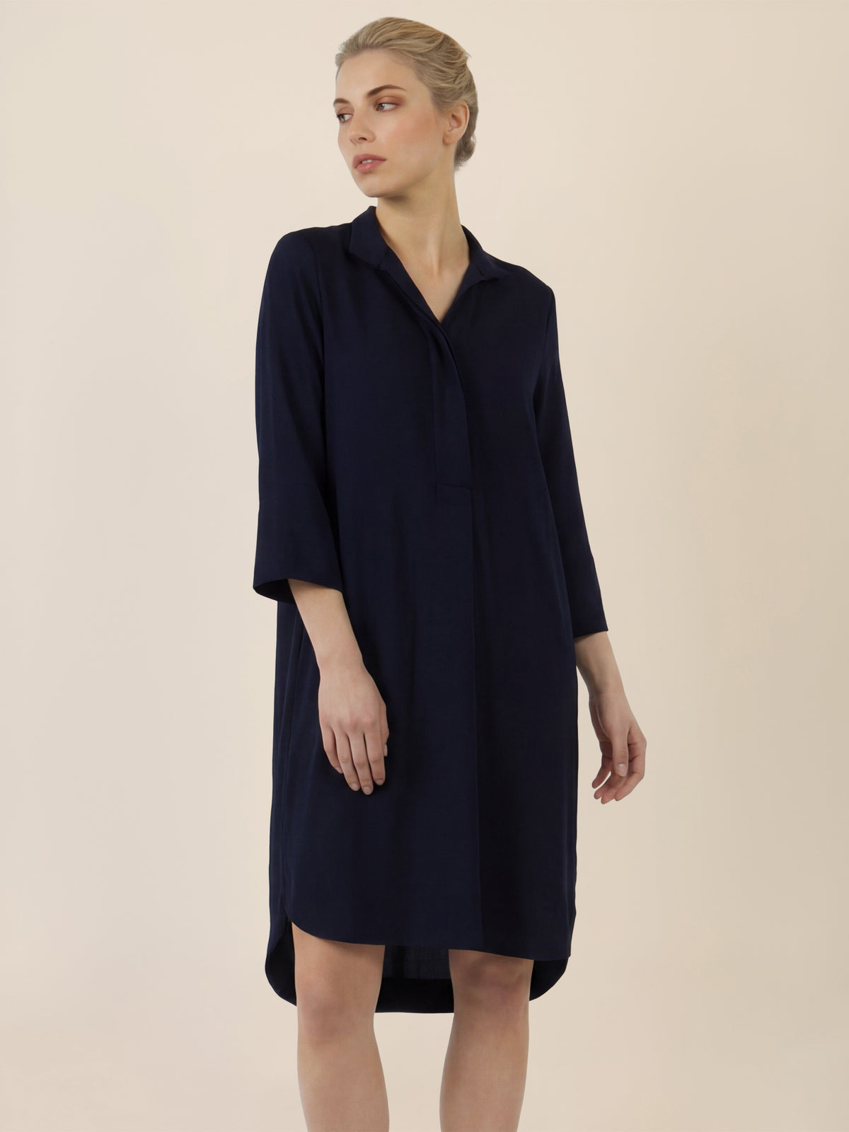 APART Kleid mit V-Ausschnitt und 3/4-Ärmeln | nachtblau