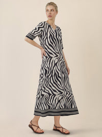 APART Kleid mit Zebra-Muster und V-Ausschnitt | schwarz-creme