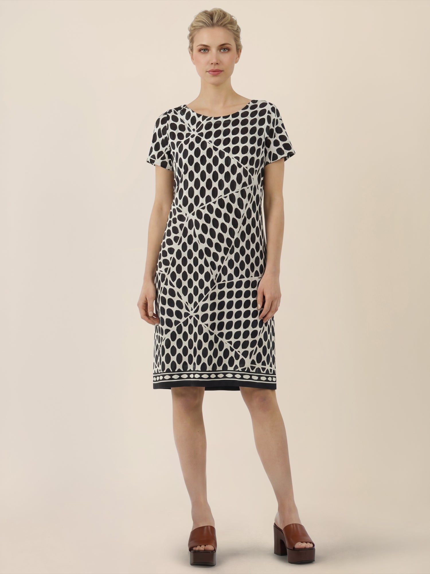 APART Kleid mit Grafikprint und Rundhalsausschnitt | schwarz-creme