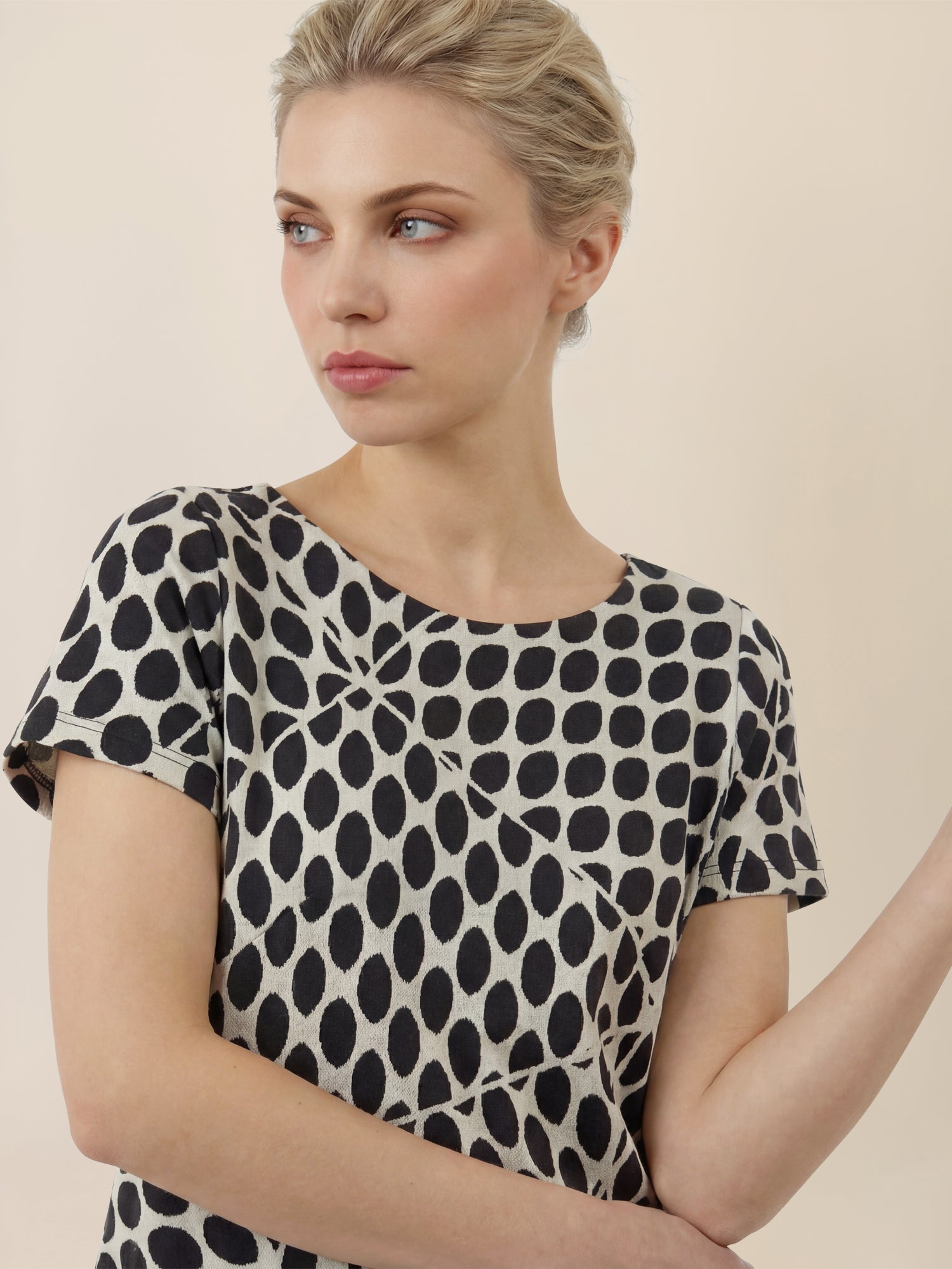 APART Kleid mit Grafikprint und Rundhalsausschnitt | schwarz-creme