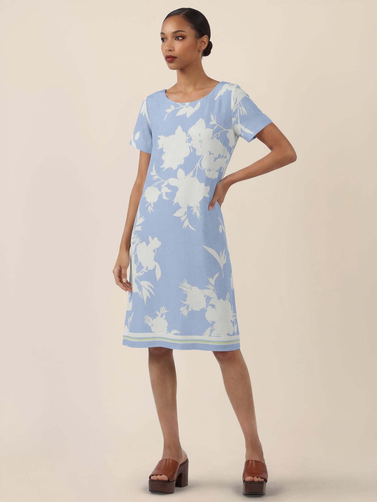 APART Gerade geschnittenes Jerseykleid mit Blütenprint | hellblau-creme