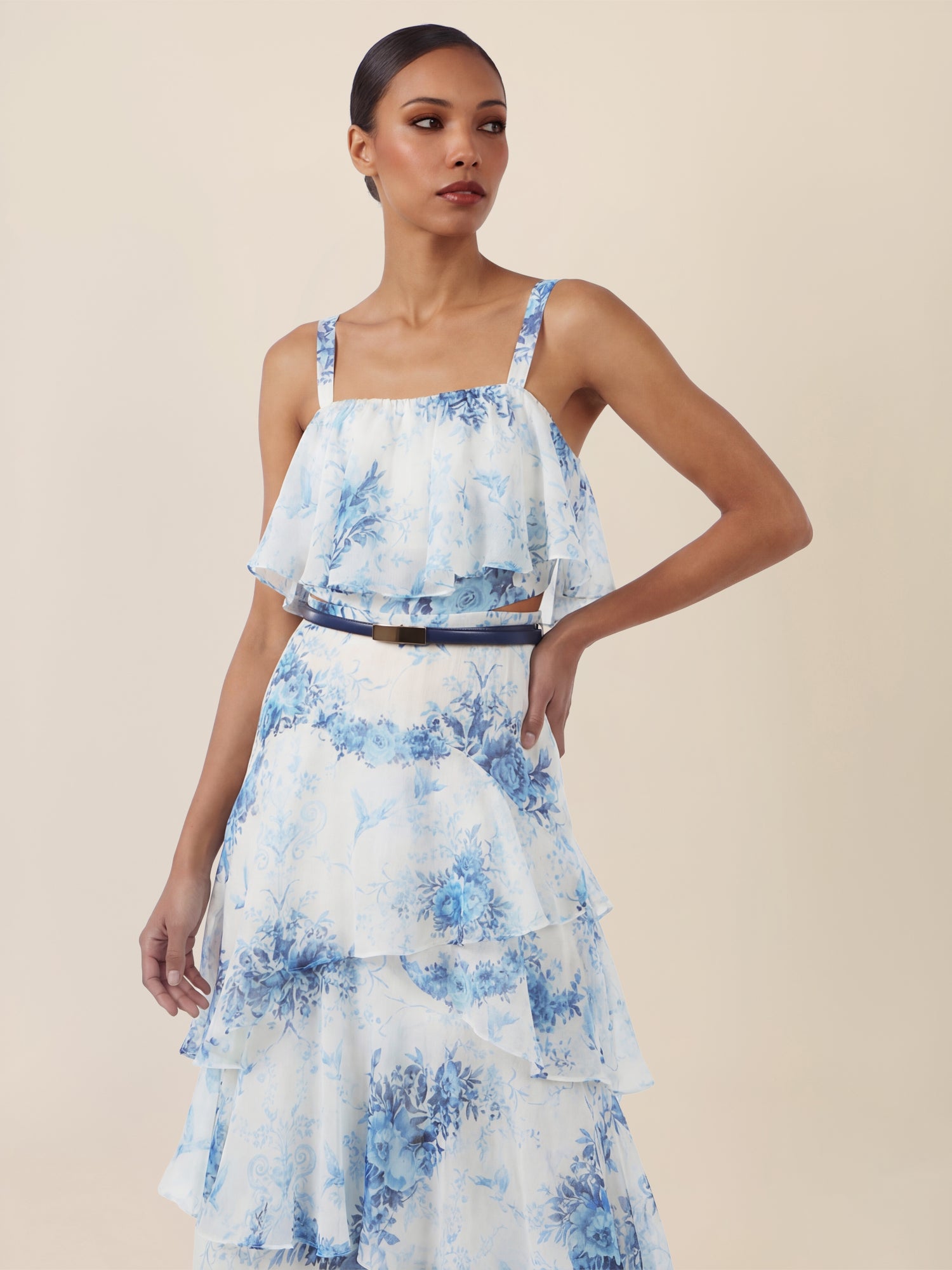 APART Stufenkleid mit Volants und floraler Eleganz | creme-blau
