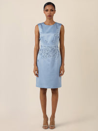 APART Elegantes Etuikleid mit 3D-Blütenstickerei | rauchblau