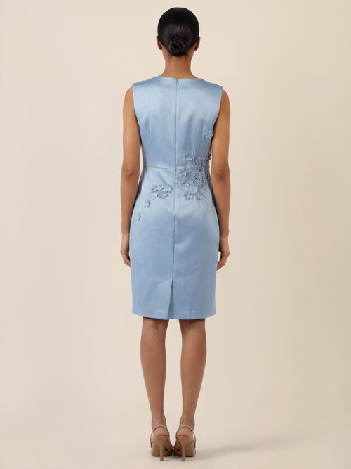 APART Elegantes Etuikleid mit 3D-Blütenstickerei | rauchblau image 1