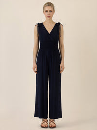 APART Jumpsuit mit Smokdetail und Bindeträgern | nachtblau