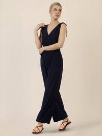 APART Jumpsuit mit Smokdetail und Bindeträgern | nachtblau