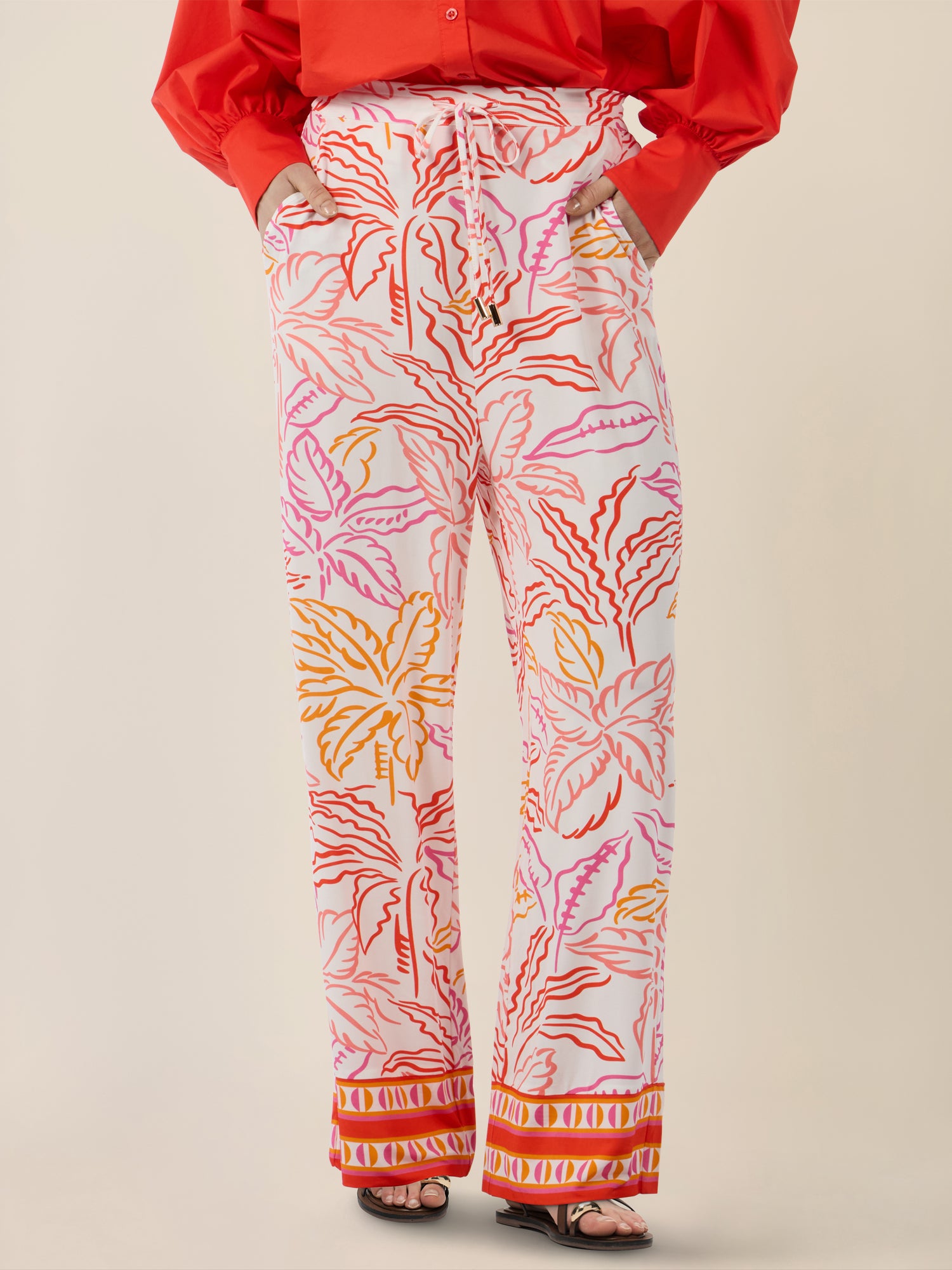 APART Weite Jerseyhose mit tropischem Print | creme-multicolor