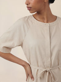 APART Kleid mit Gürtel und Raglanärmeln | beige