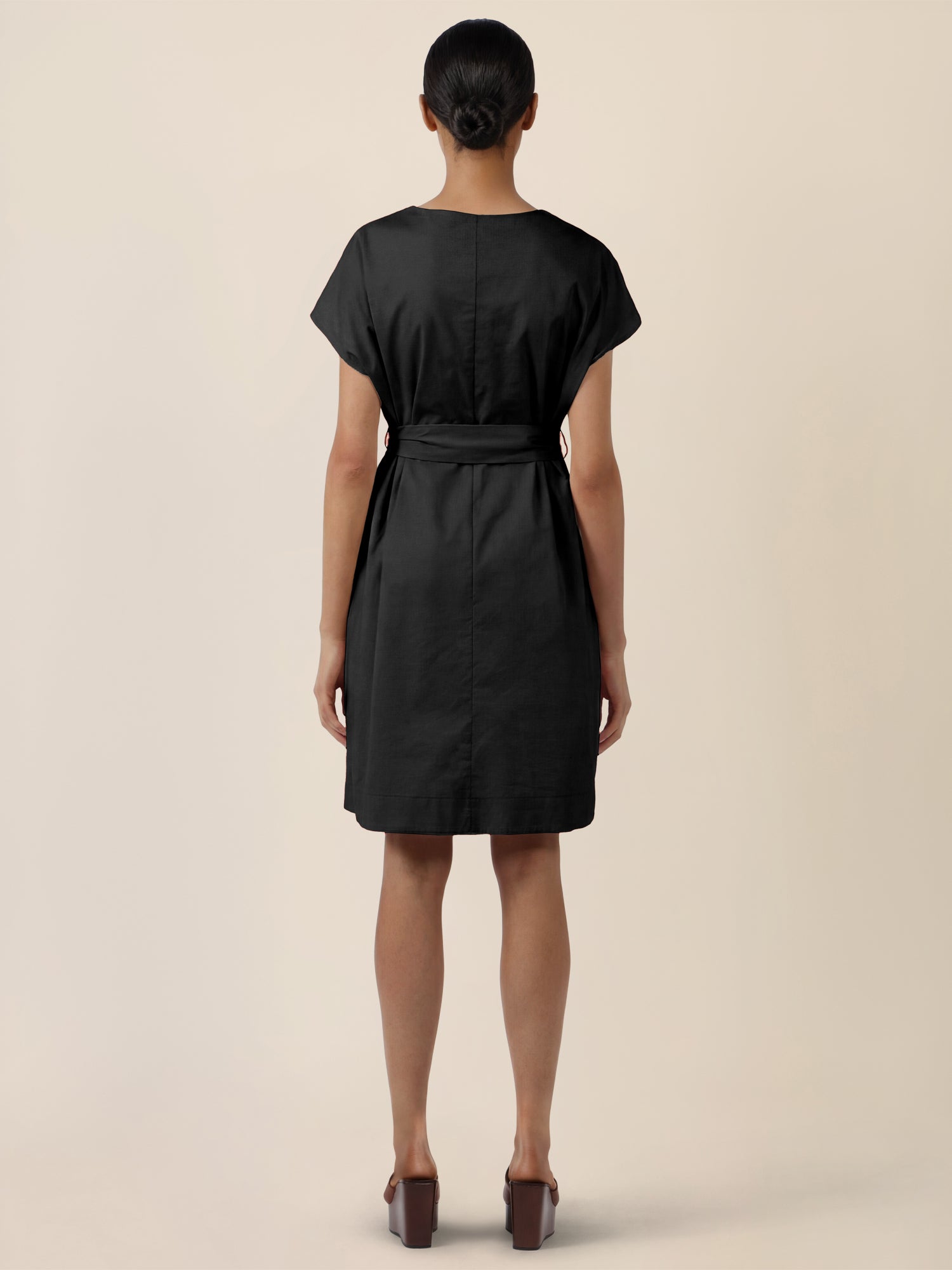 APART Sommerliches Hemdblusenkleid mit Bindegürtel | schwarz