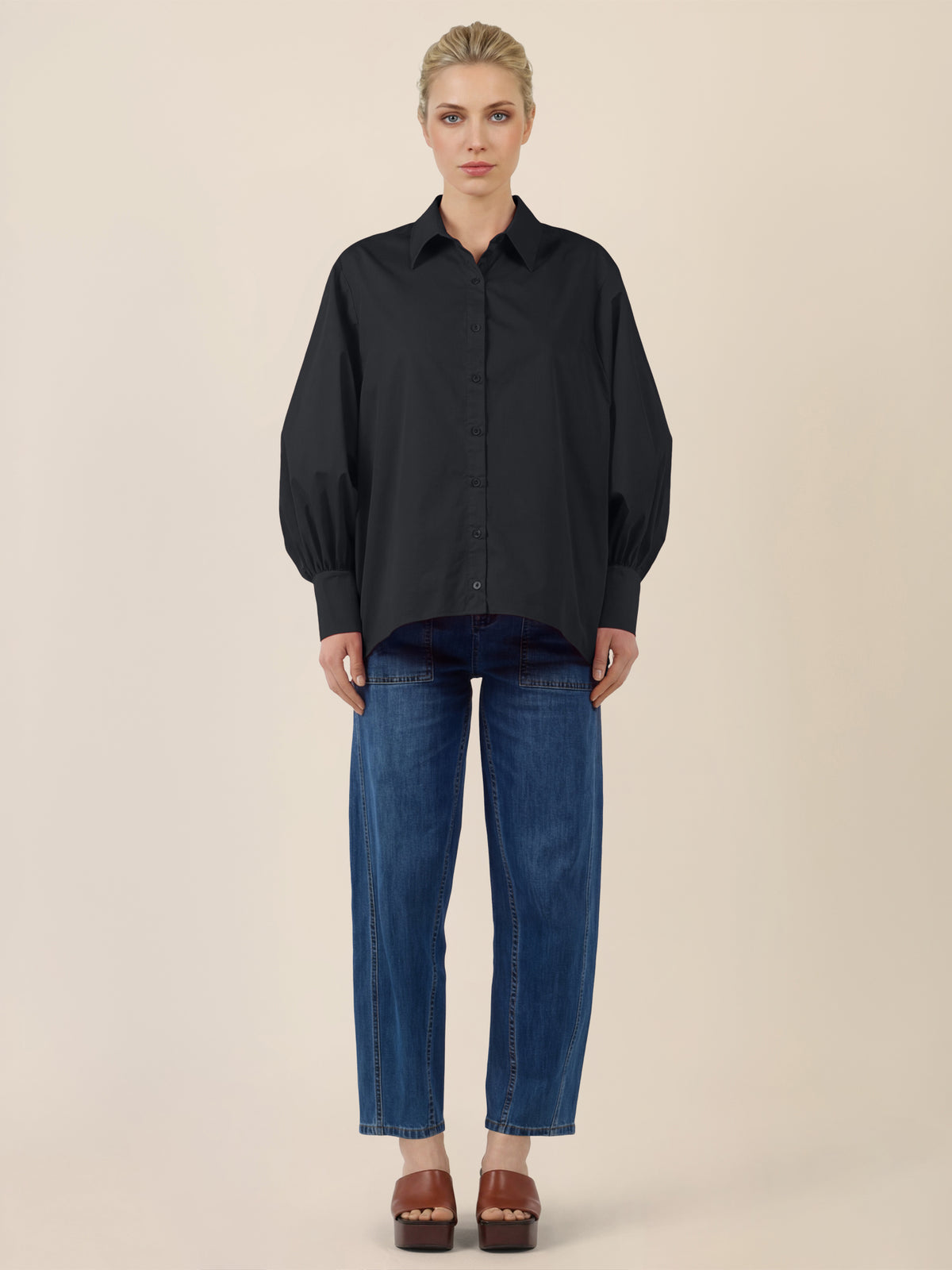 APART Oversize-Bluse mit Ballonärmeln und Hemdkragen | schwarz