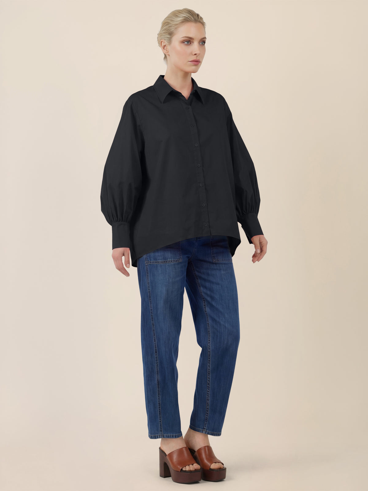 APART Oversize-Bluse mit Ballonärmeln und Hemdkragen | schwarz
