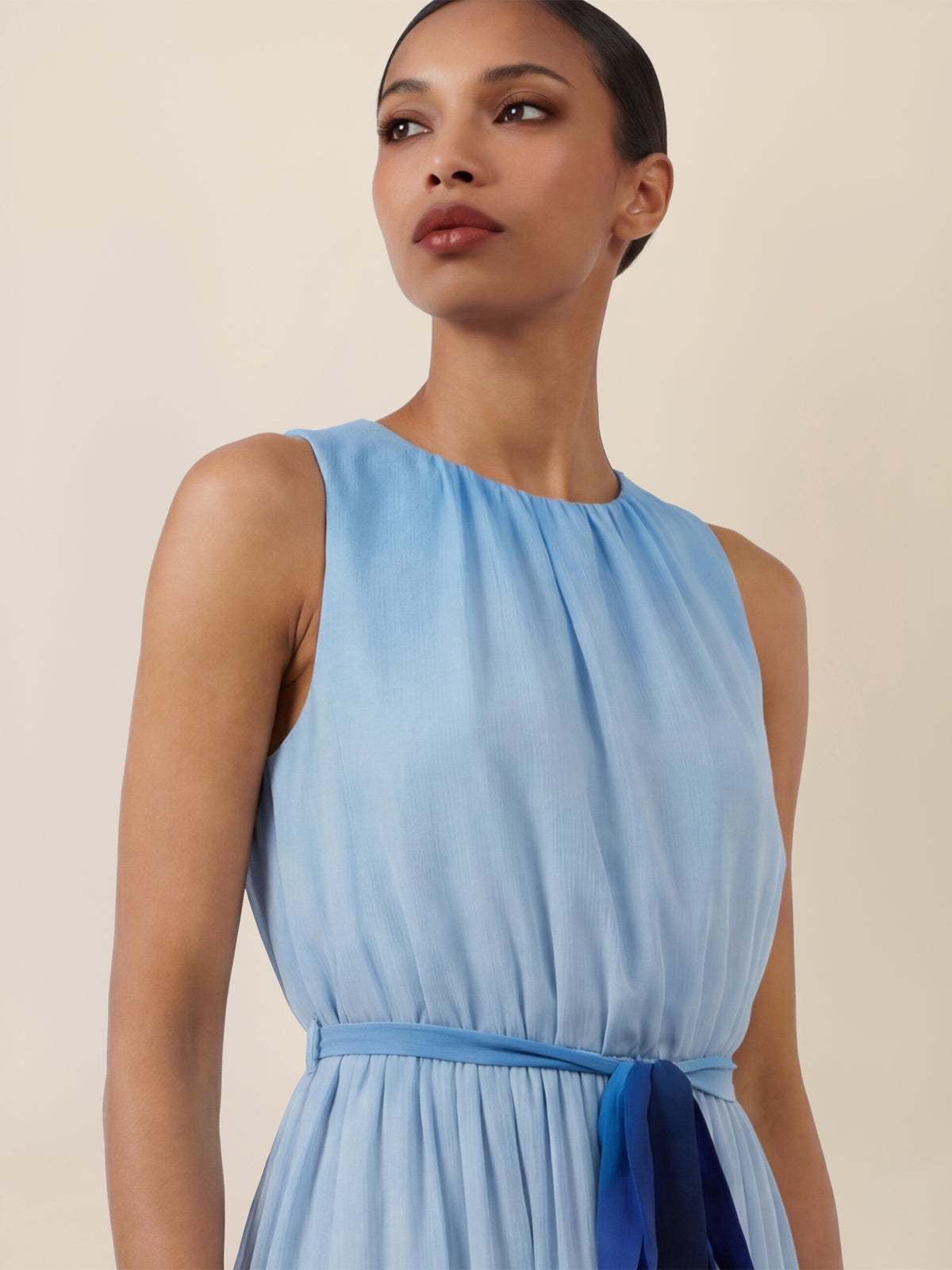 APART Chiffonkleid mit Farbverlauf und Taillenband | hellblau-multicolor