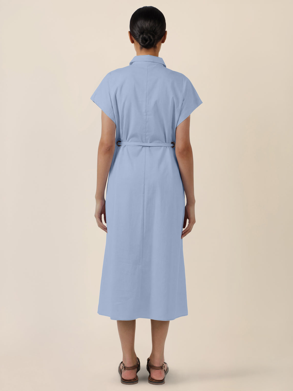 APART Hemdkleid mit Taillengürtel und goldenen Ösen | hellblau