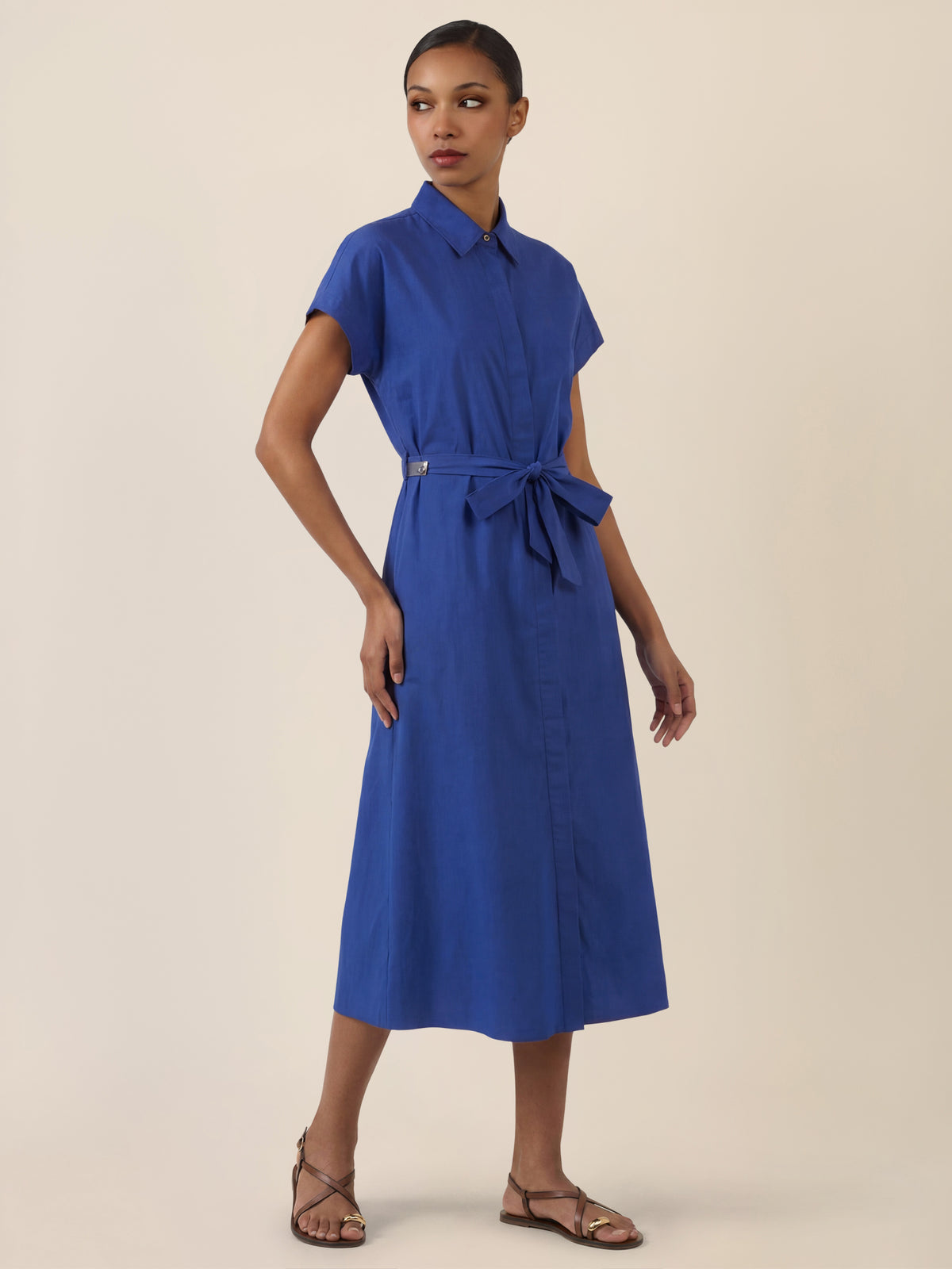 APART Hemdkleid mit Taillengürtel und goldenen Ösen | royalblau