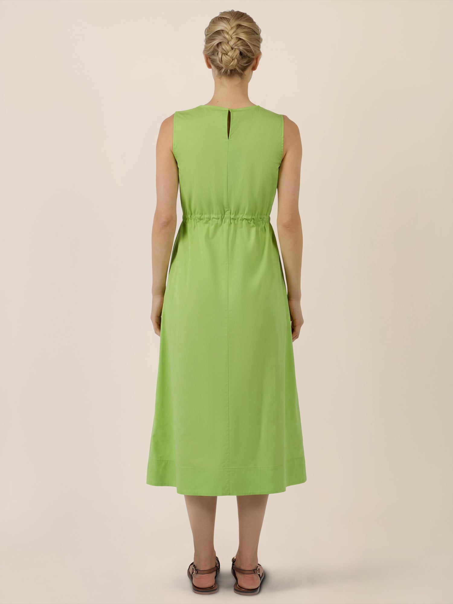 APART Ärmelloses Kleid mit Kordelzug-Taille | apfelgrün