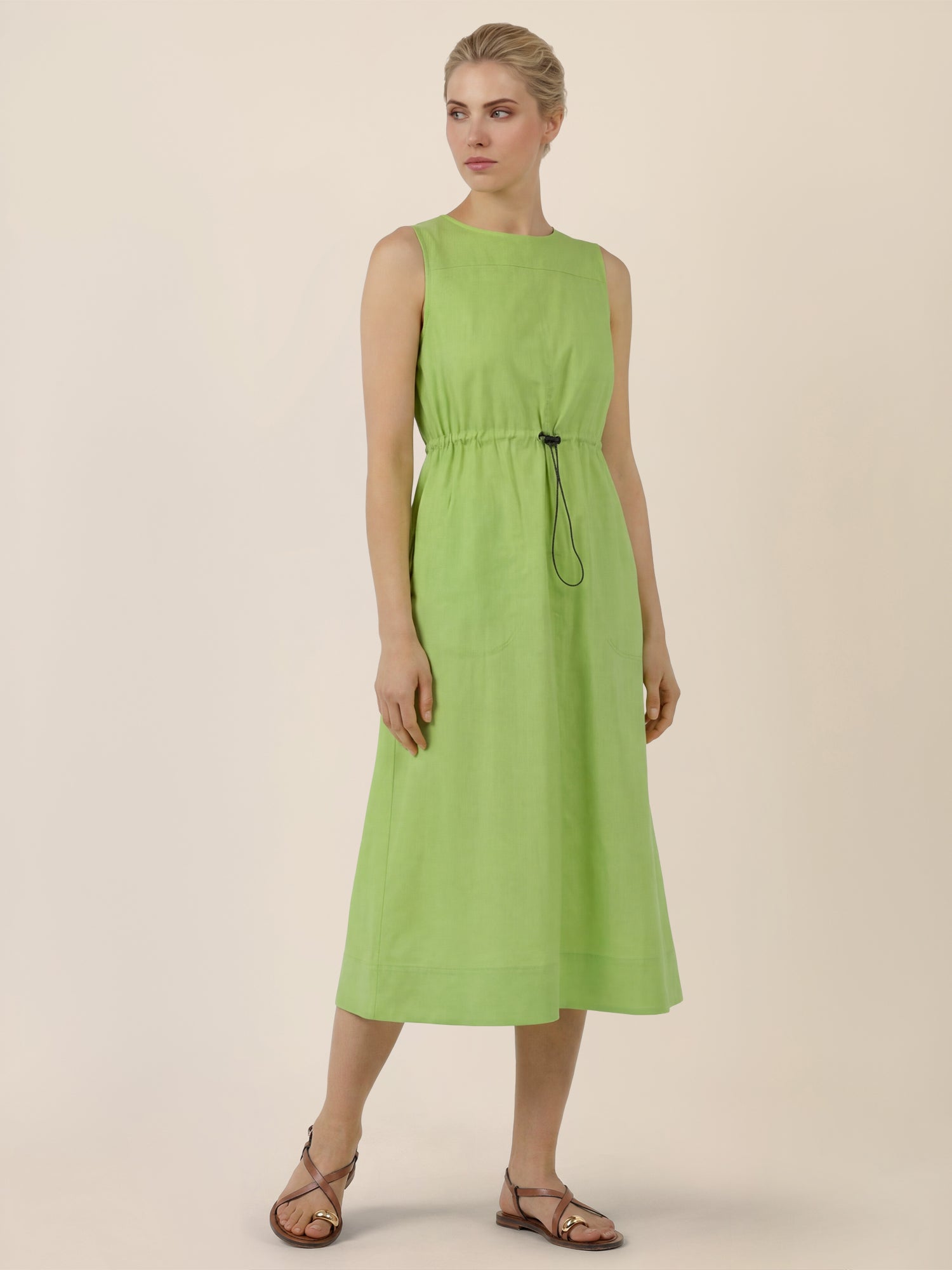 APART Ärmelloses Kleid mit Kordelzug-Taille | apfelgrün