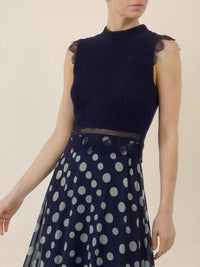 APART Elegantes Abendkleid mit Spitzenoberteil und Punkterock | nachtblau-creme