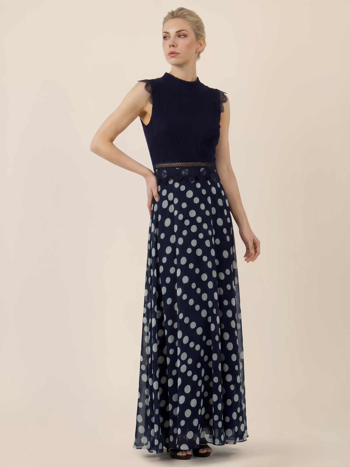 APART Elegantes Abendkleid mit Spitzenoberteil und Punkterock | nachtblau-creme