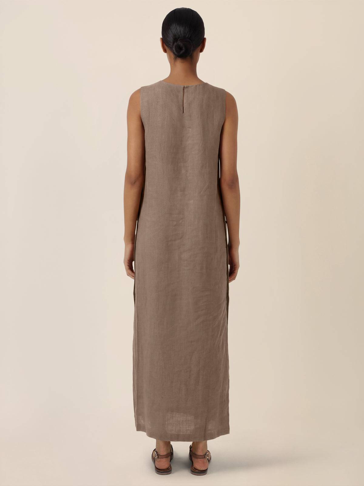 APART Leinenkleid mit seitlicher Knopfleiste | cappuccino