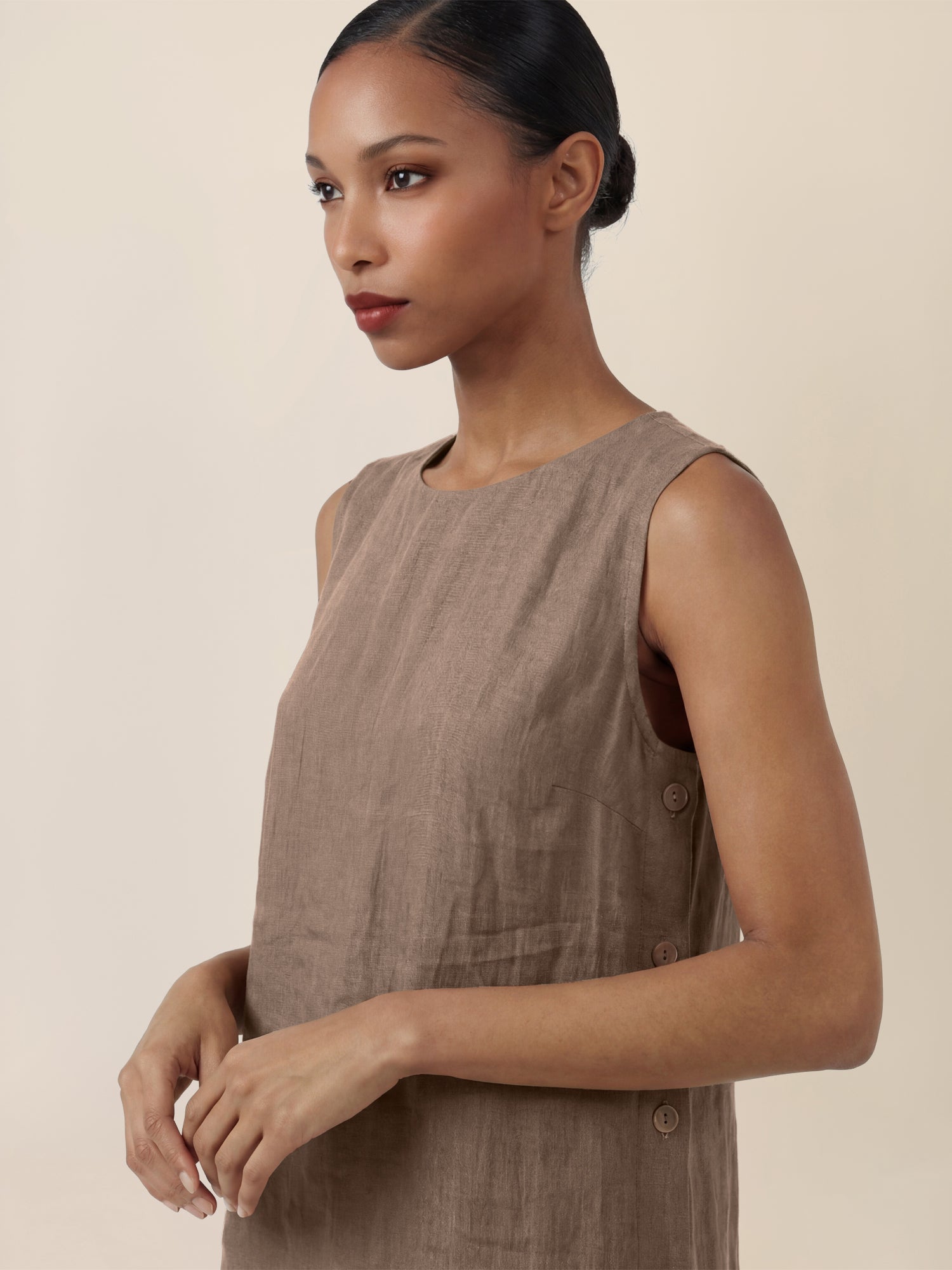 APART Leinenkleid mit seitlicher Knopfleiste | cappuccino