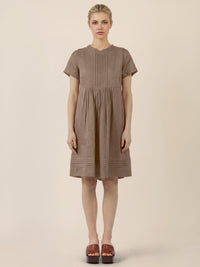 APART Luftiges Leinenkleid mit Zierfalten | cappuccino