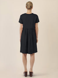 APART Luftiges Leinenkleid mit Zierfalten | schwarz