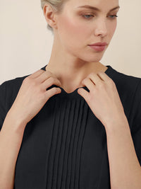 APART Luftiges Leinenkleid mit Zierfalten | schwarz