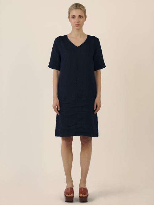 APART Locker geschnittenes Leinenkleid mit V-Ausschnitt | nachtblau image 1
