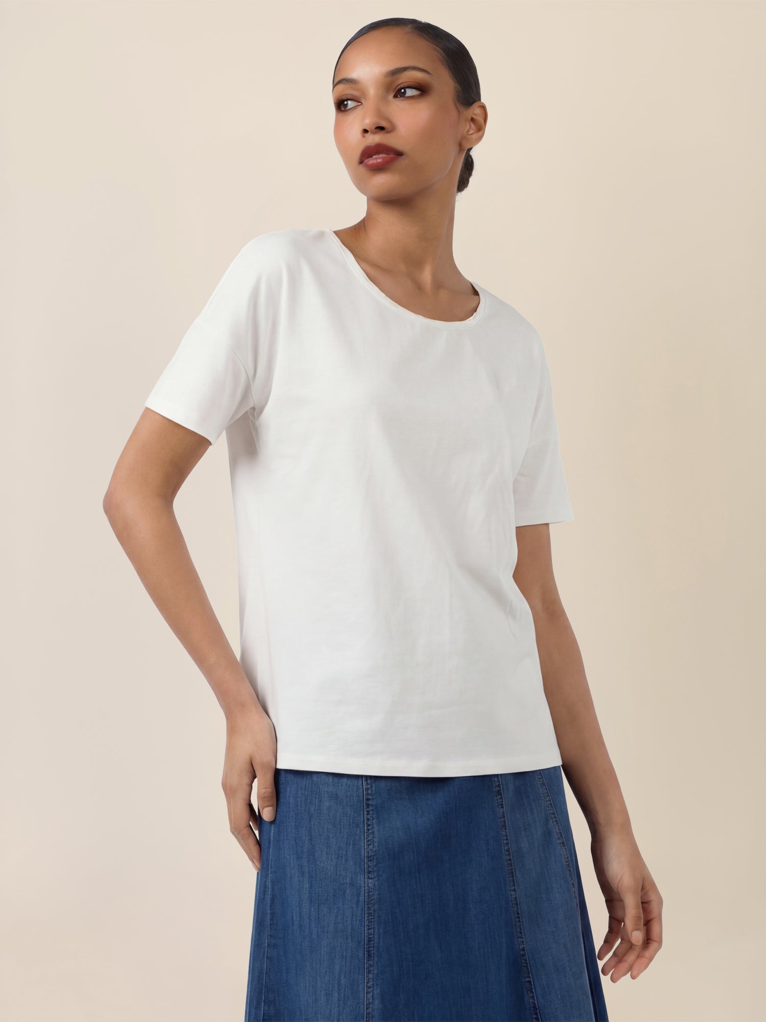 APART T-Shirt mit floraler Ton-in-Ton-Stickerei | creme