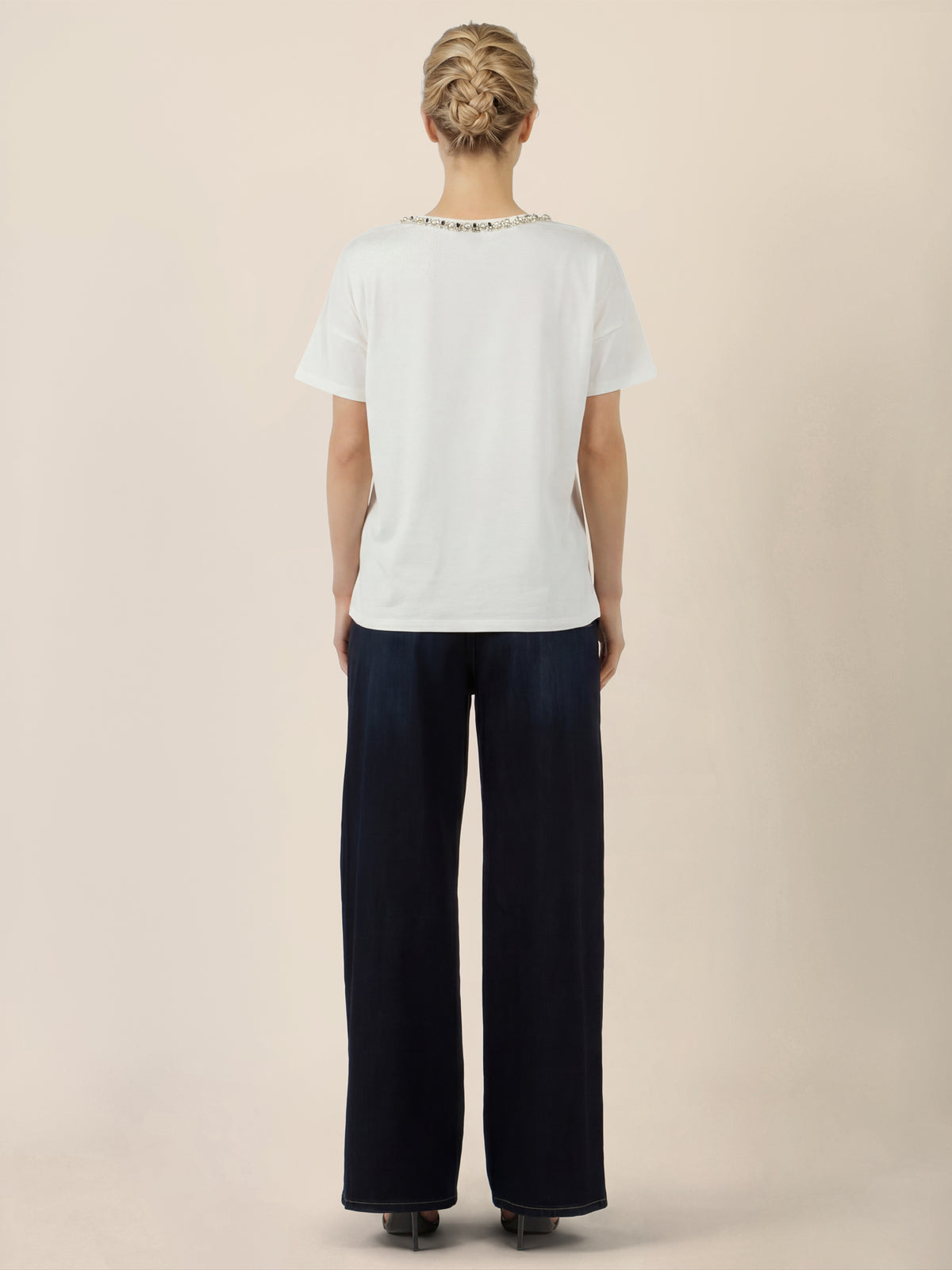 APART T-Shirt mit funkelndem Schmuckkragen | creme