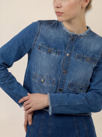 APART Cropped Jeansjacke mit Fransensaum | hellblau