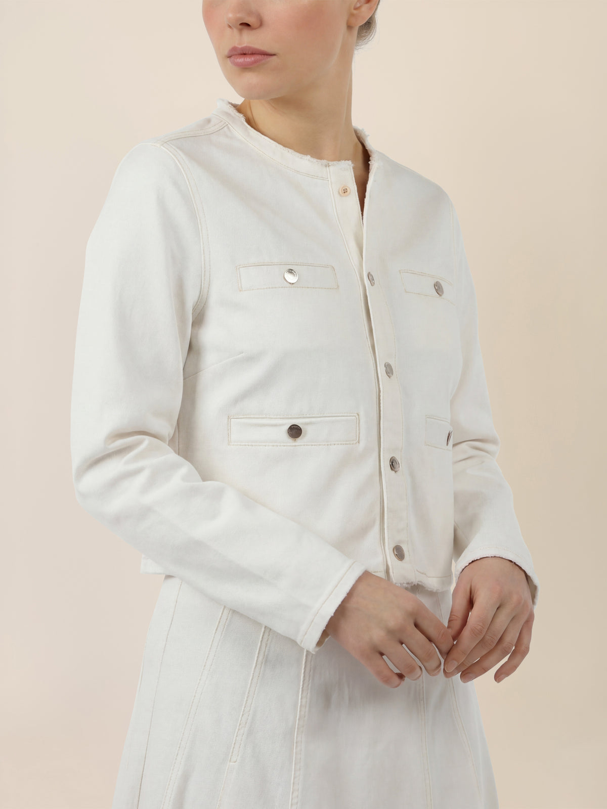 APART Cropped Jeansjacke mit Fransensaum | creme