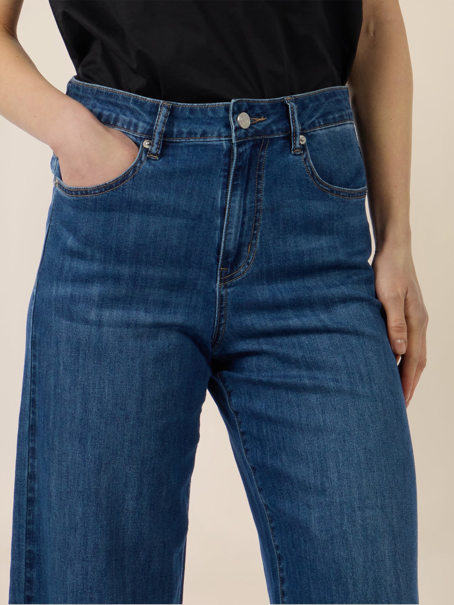 APART Croppedjeans mit Fransen-Saum | hellblau