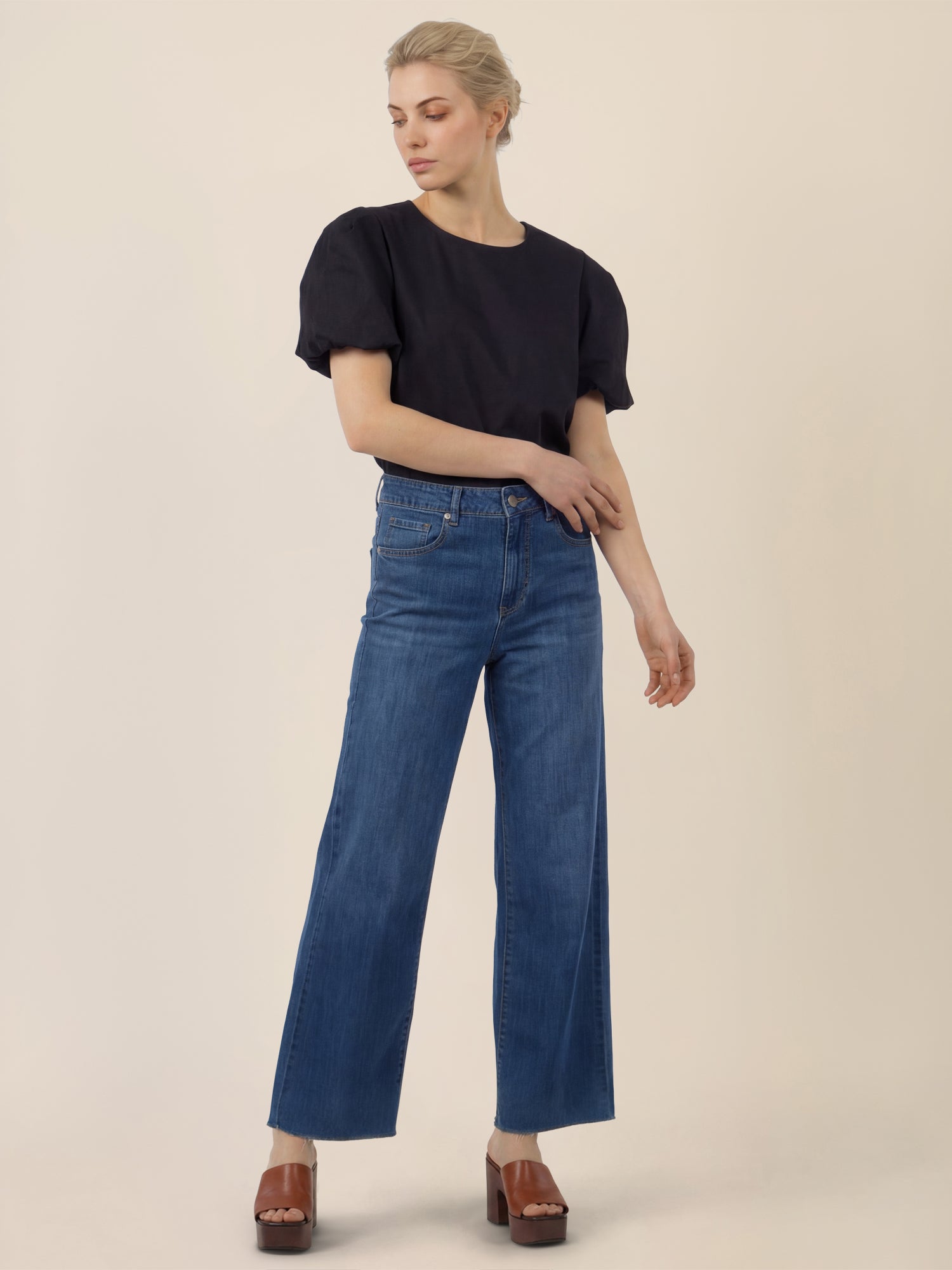 APART Croppedjeans mit Fransen-Saum | hellblau