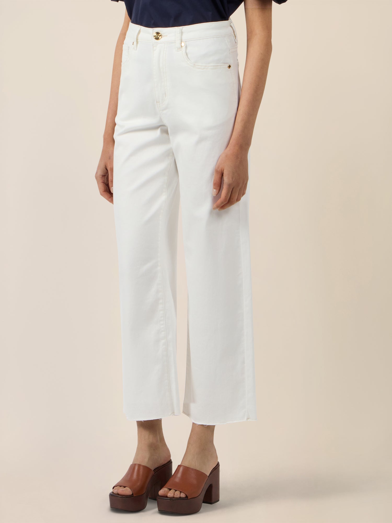 APART Croppedjeans mit Fransen-Saum | creme