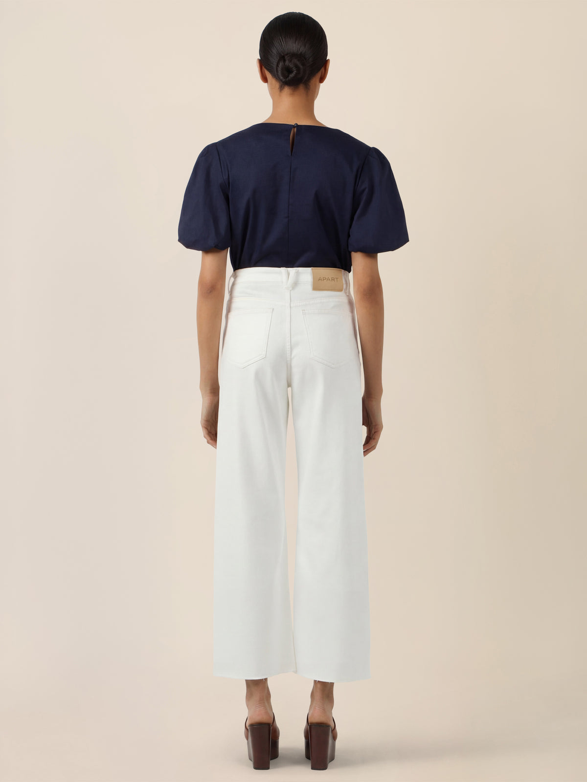 APART Croppedjeans mit Fransen-Saum | creme