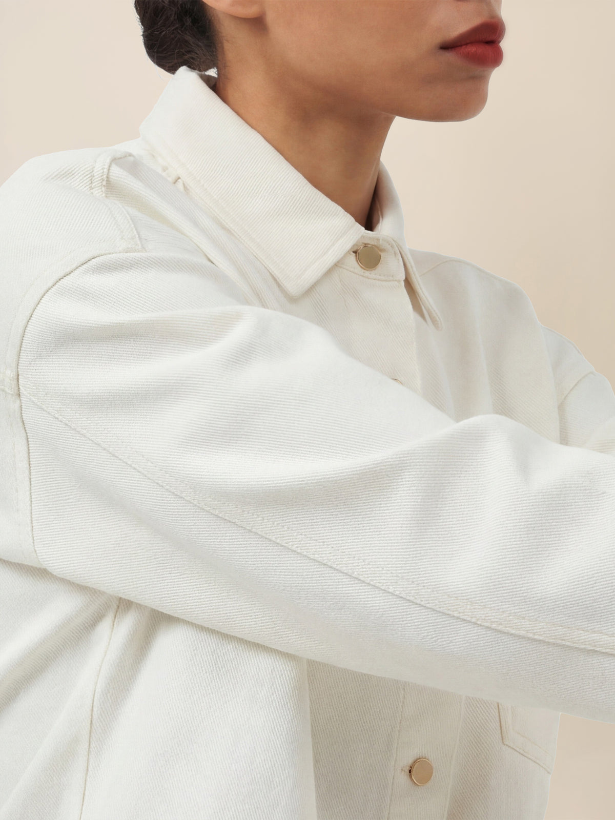 APART Oversized Jeansjacke mit Kontrastnähten | creme