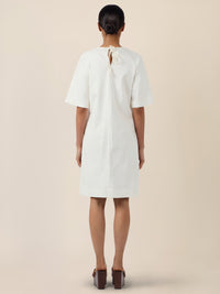 APART Gerade geschnittenes Jeanskleid mit Bindeband hinten | creme