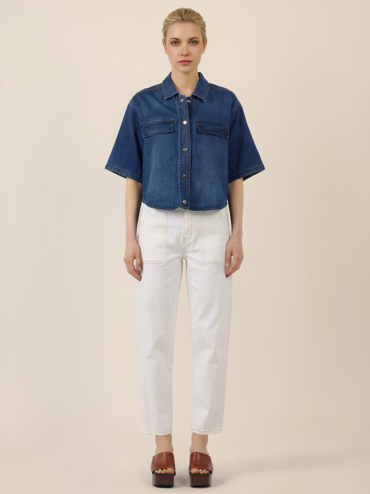 APART Kurzarm-Jeansjacke mit Druckknöpfen | hellblau