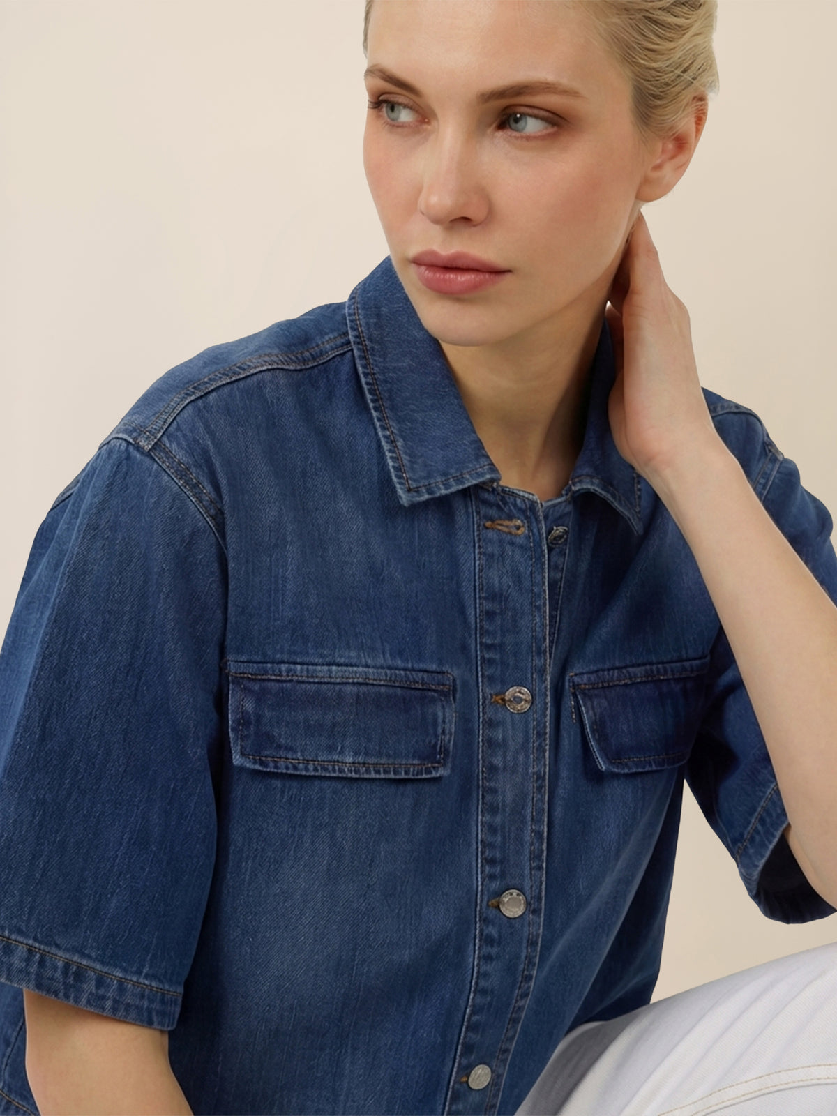 APART Kurzarm-Jeansjacke mit Druckknöpfen | hellblau