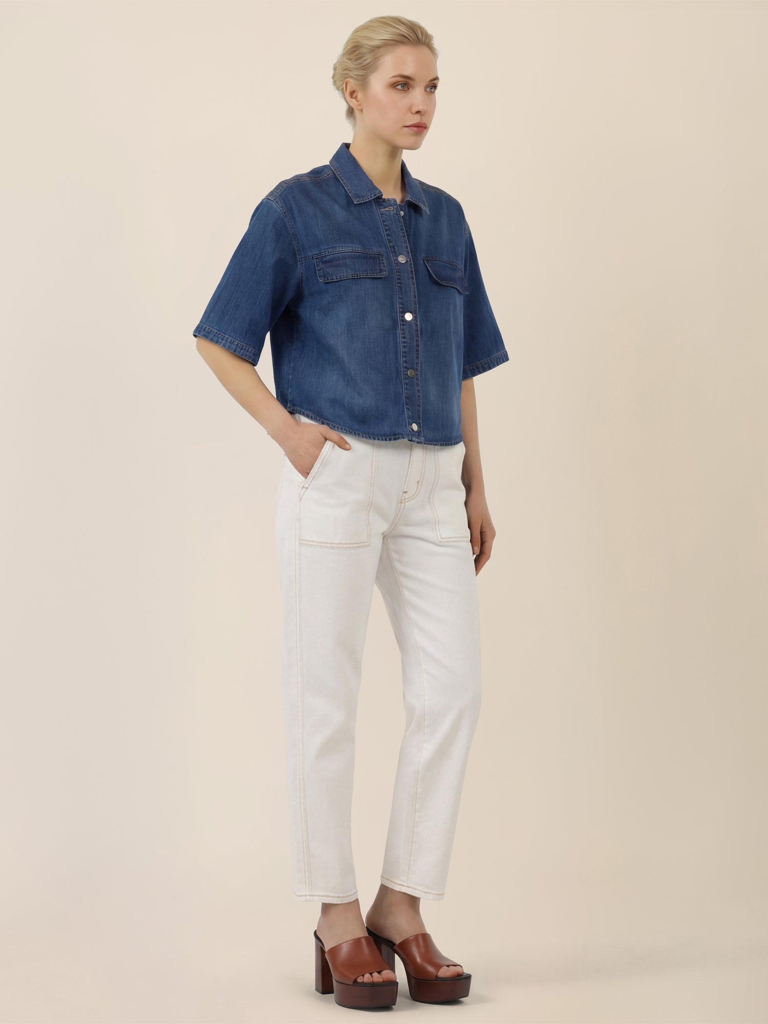 APART Kurzarm-Jeansjacke mit Druckknöpfen | hellblau