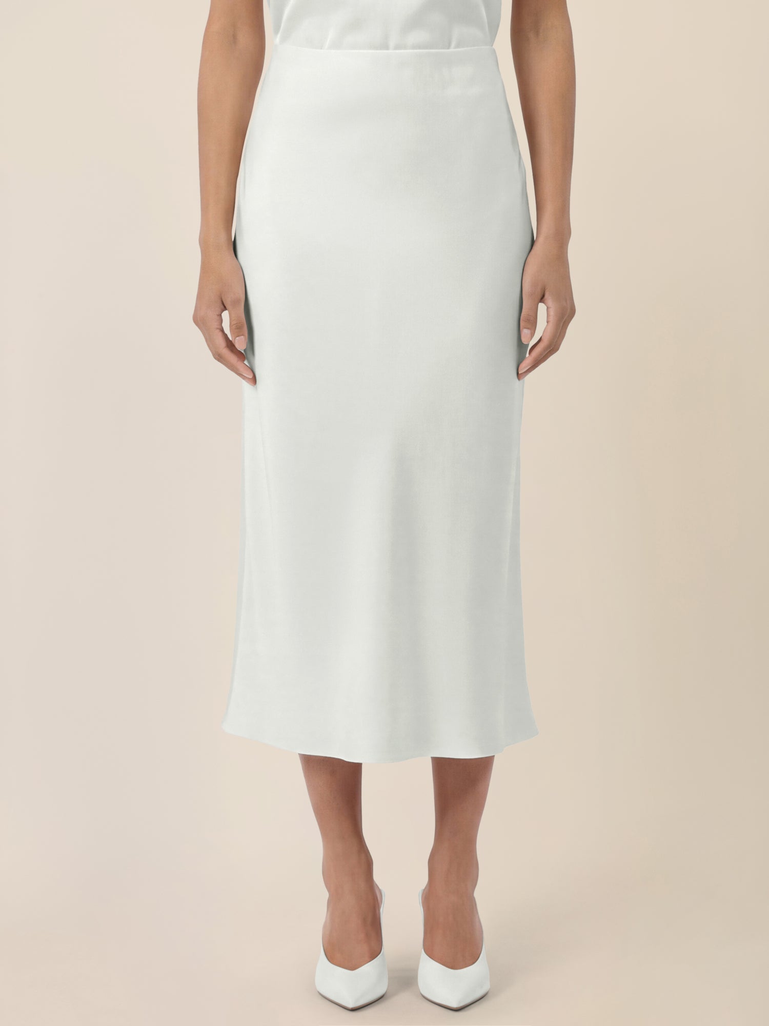 APART Ausgestellter Midirock in fließender Satin-Qualität | creme