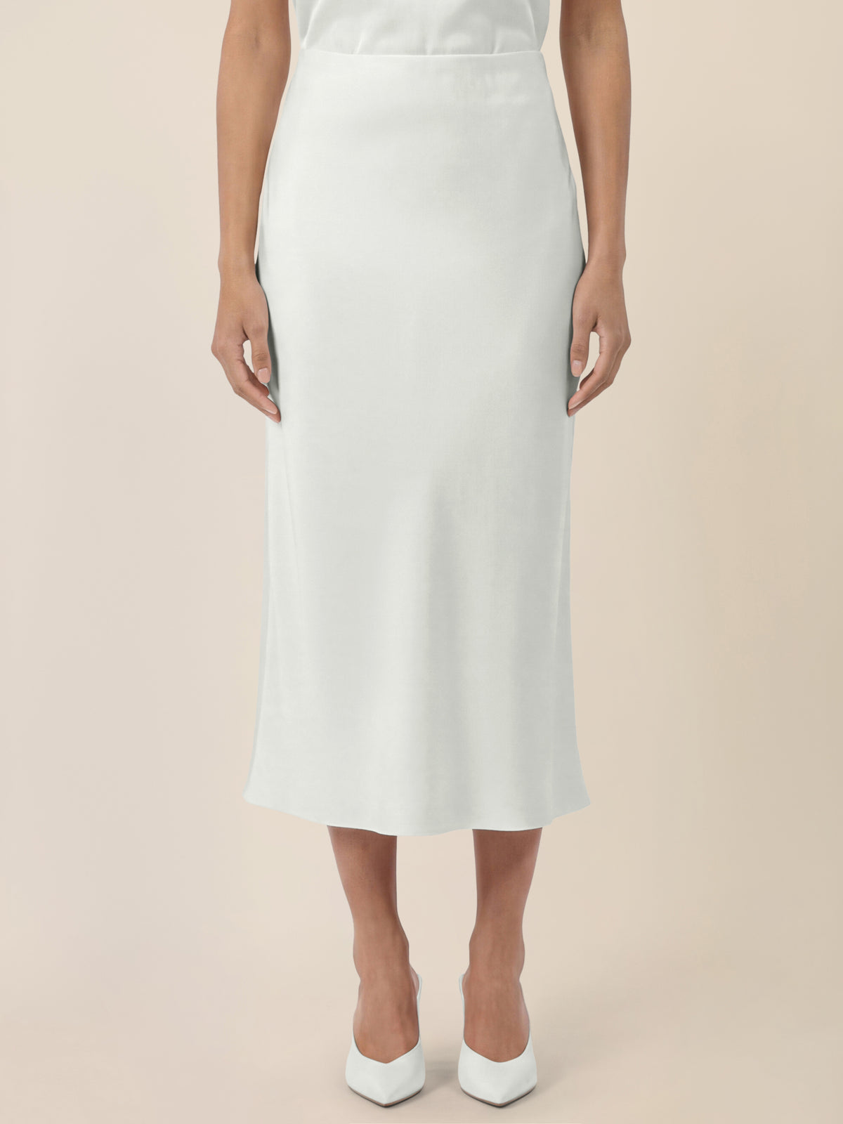 APART Ausgestellter Midirock in fließender Satin-Qualität | creme